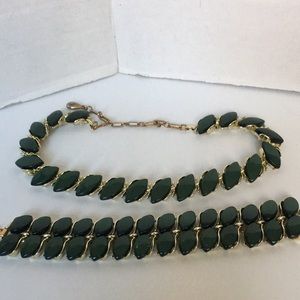 Jade-look and gold-tone necklace and bracelet set